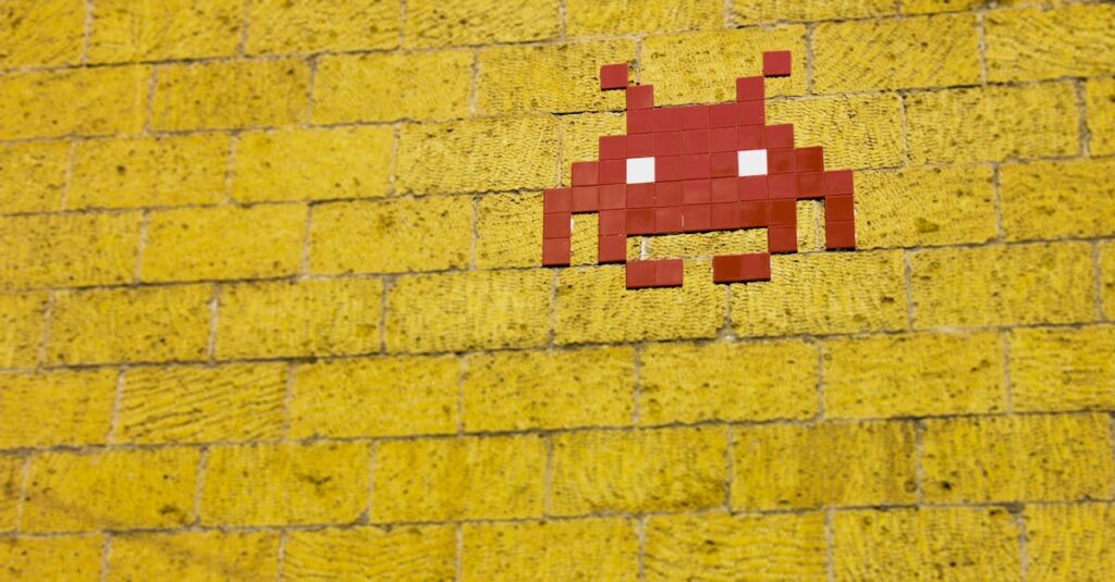 レトロゲームカセットを掃除して査定額を上げる様子