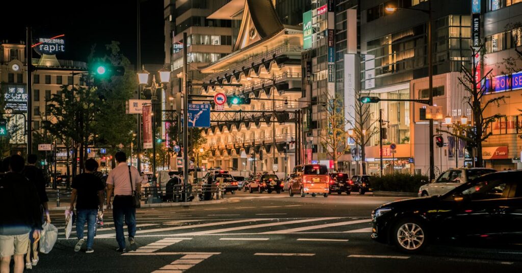 日本に一時帰国した外国人が格安SIMで通信しているイメージ