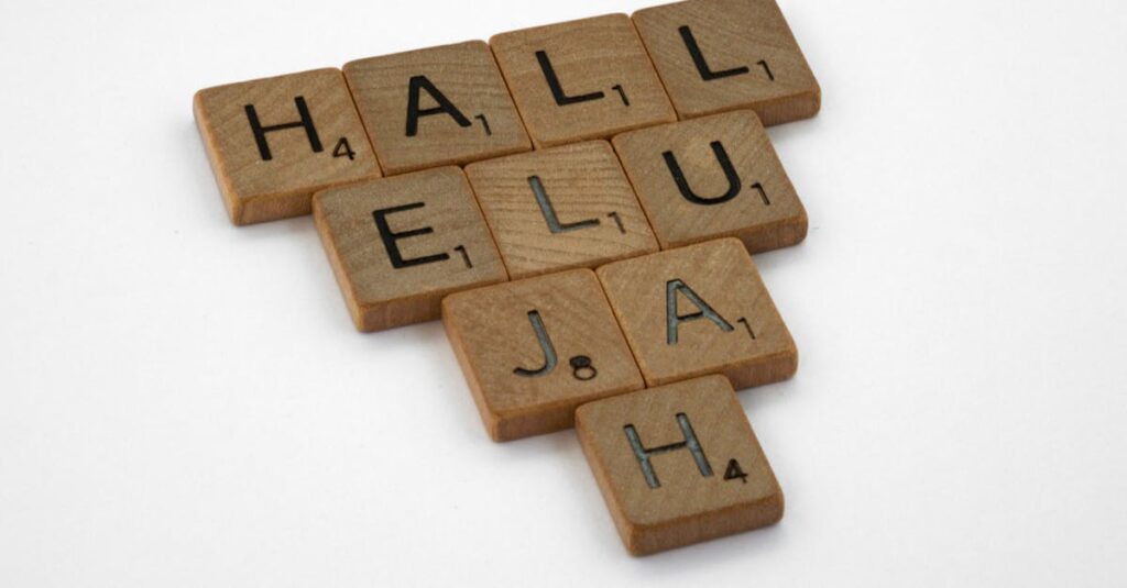 自宅で英会話を学ぶ主婦のイメージ。アプリや子どもとの遊び、スマホ学習を活用する場面を描いた画像。