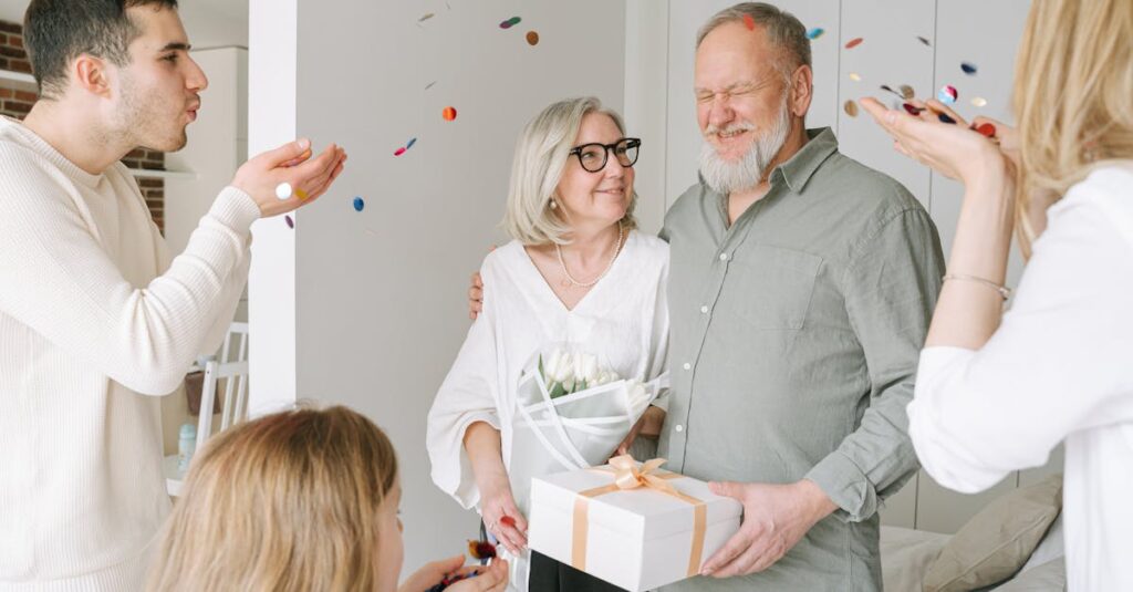 離れて暮らす高齢の親にスマホと格安SIMを渡す際に子供が行うべき準備のイメージ