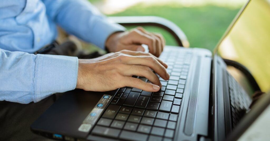 格安SIMを入れてモバイルルーター化したスマホと接続するノートPC