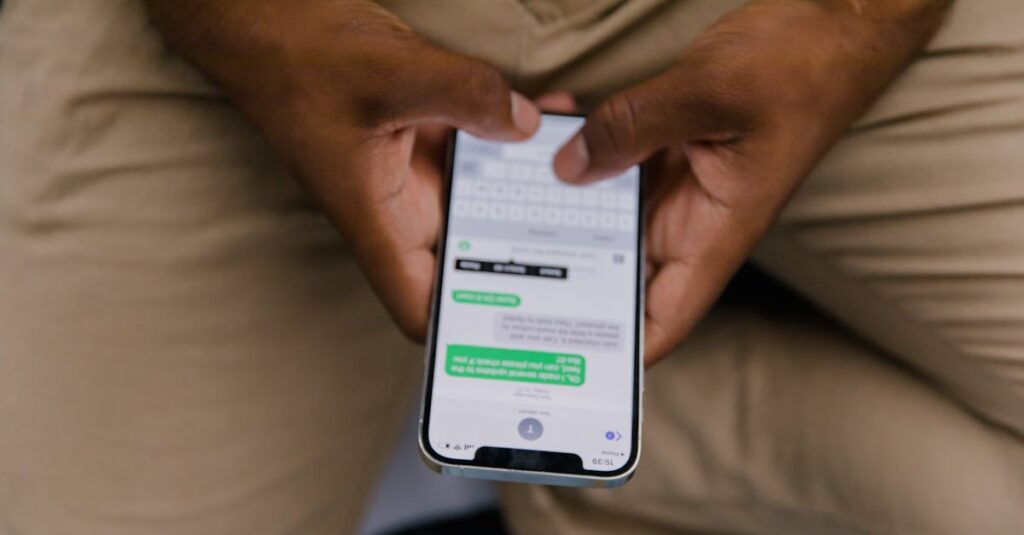 年末に購入したかにをSNSに投稿してレビューしている人々の様子