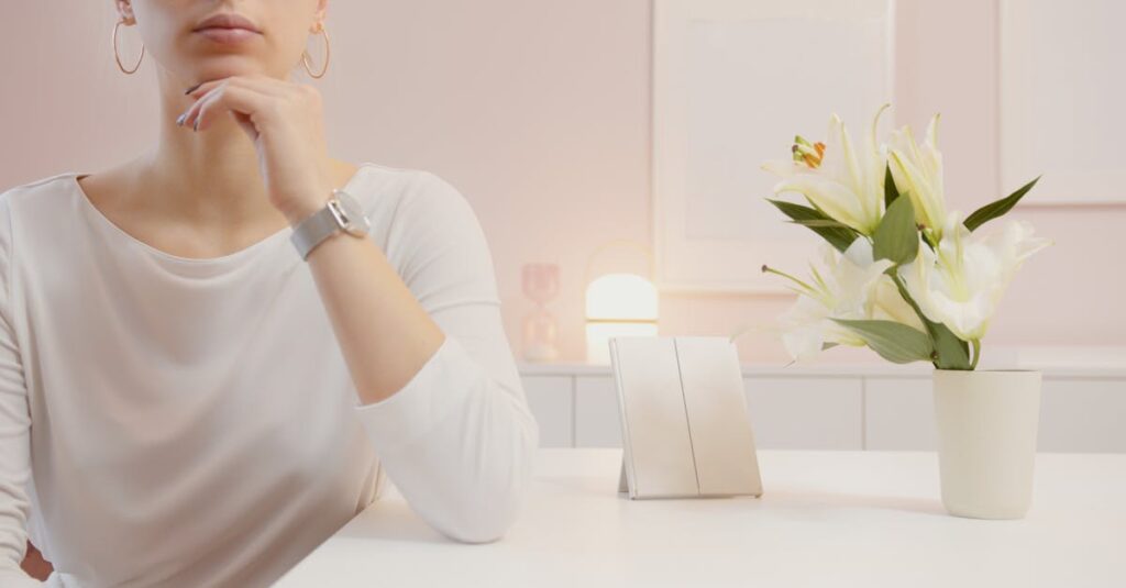 介護資格取得後に正社員やパート、副業など多様な働き方を選ぶ様子