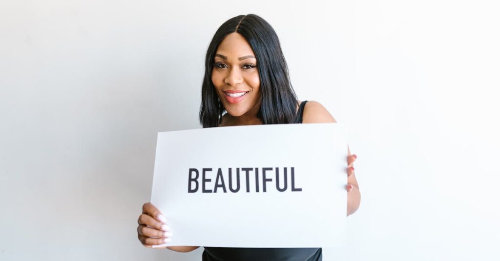 スキンケア資格を取得して自信を持つ介護職の女性のイメージ