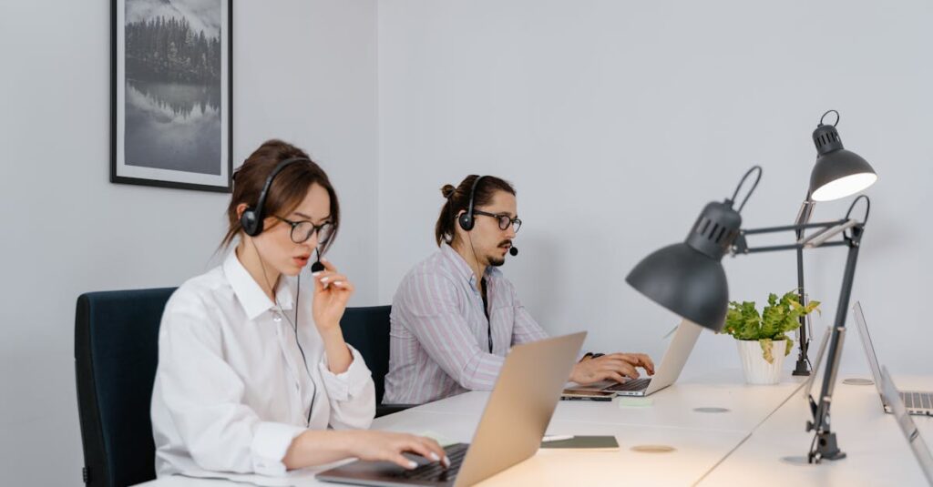 介護職として資格を積み上げてケアマネージャーなどの上位職を目指すキャリアの道