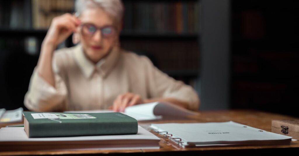 年代別に講座の受講目的や得られるメリットが異なることを示す図