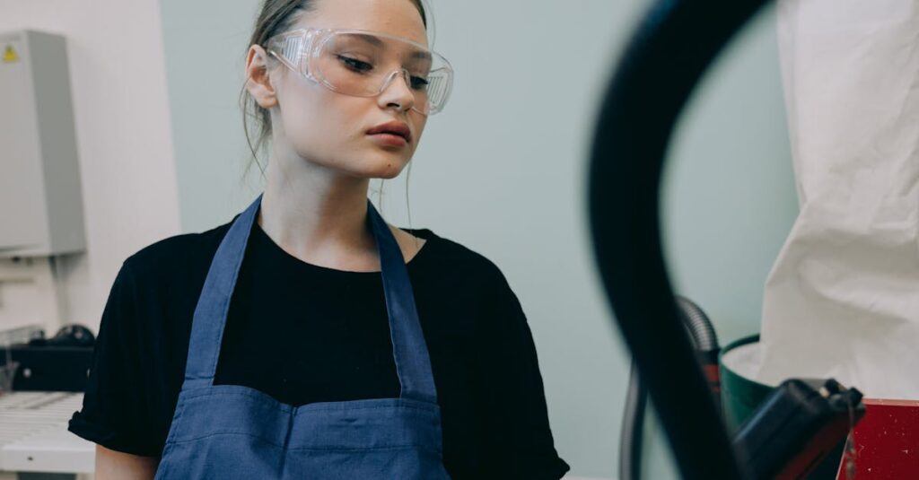 求職者支援制度を利用して介護のスキルを学ぶ人々のイメージ